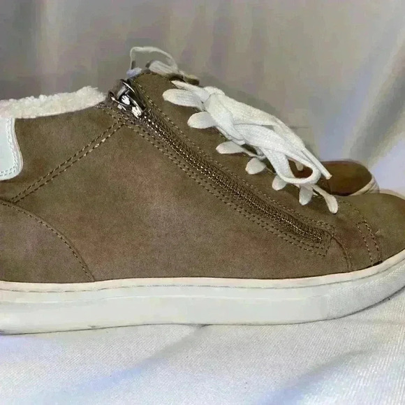 Universal Thread | Tilly Faux Sherpa Lined High Top Sneakers - Taupe Size 10 - Picture 6 of 7